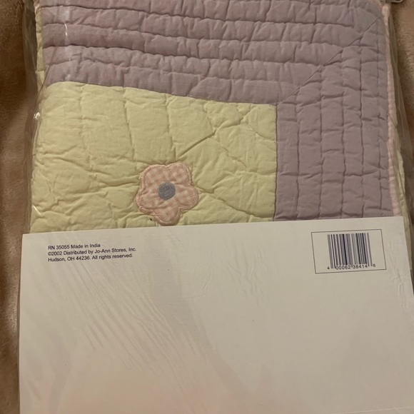 NWT Sweet Bear Bee Butterfly Toddler quilt (notX part of bundle sale) - Picture 13 of 15